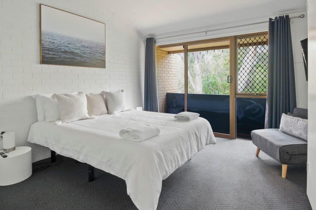 Appartement Luxury By The Lagoon - Water Views, 3 Mins To Cbd à Wagga Wagga Extérieur photo