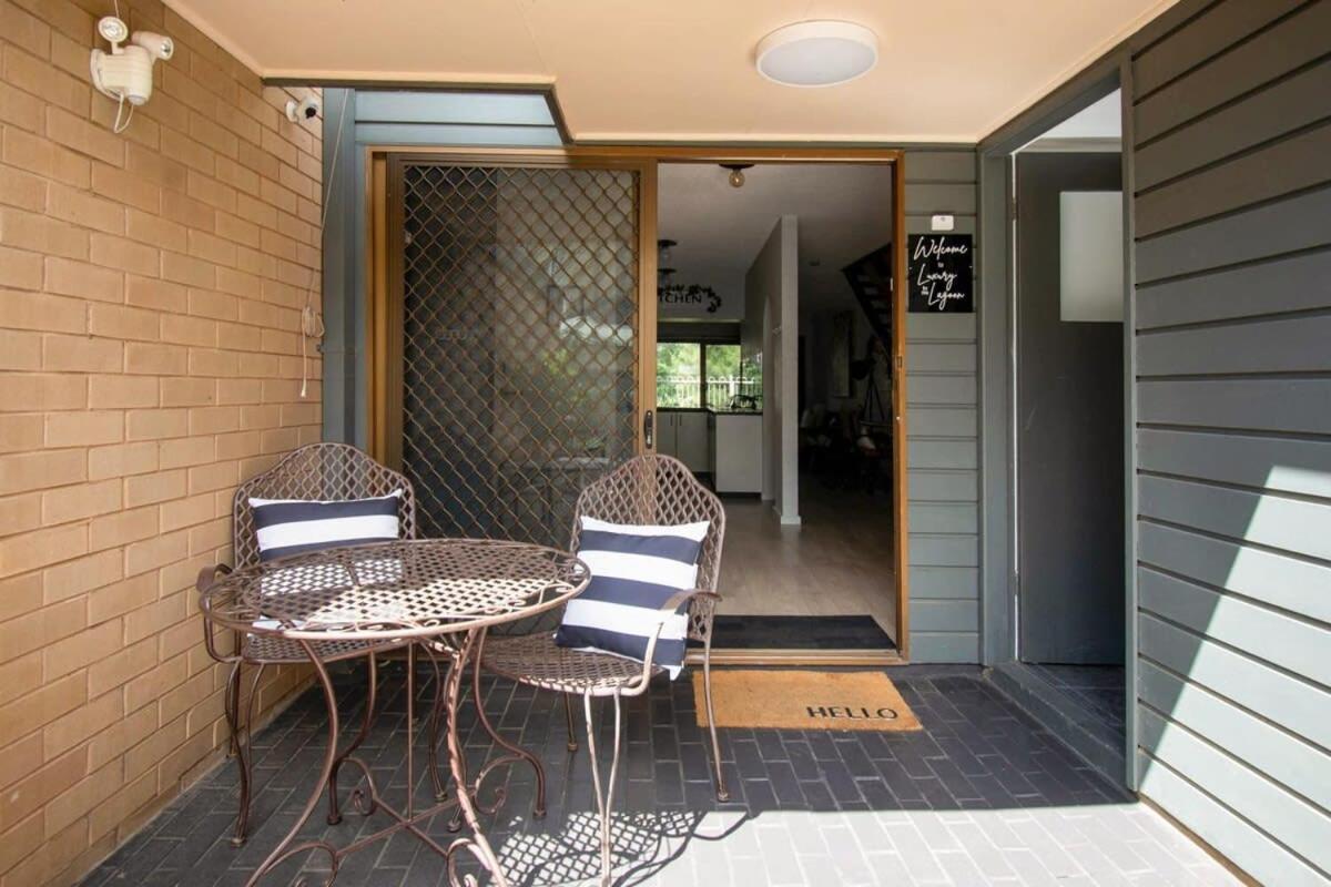 Appartement Luxury By The Lagoon - Water Views, 3 Mins To Cbd à Wagga Wagga Extérieur photo